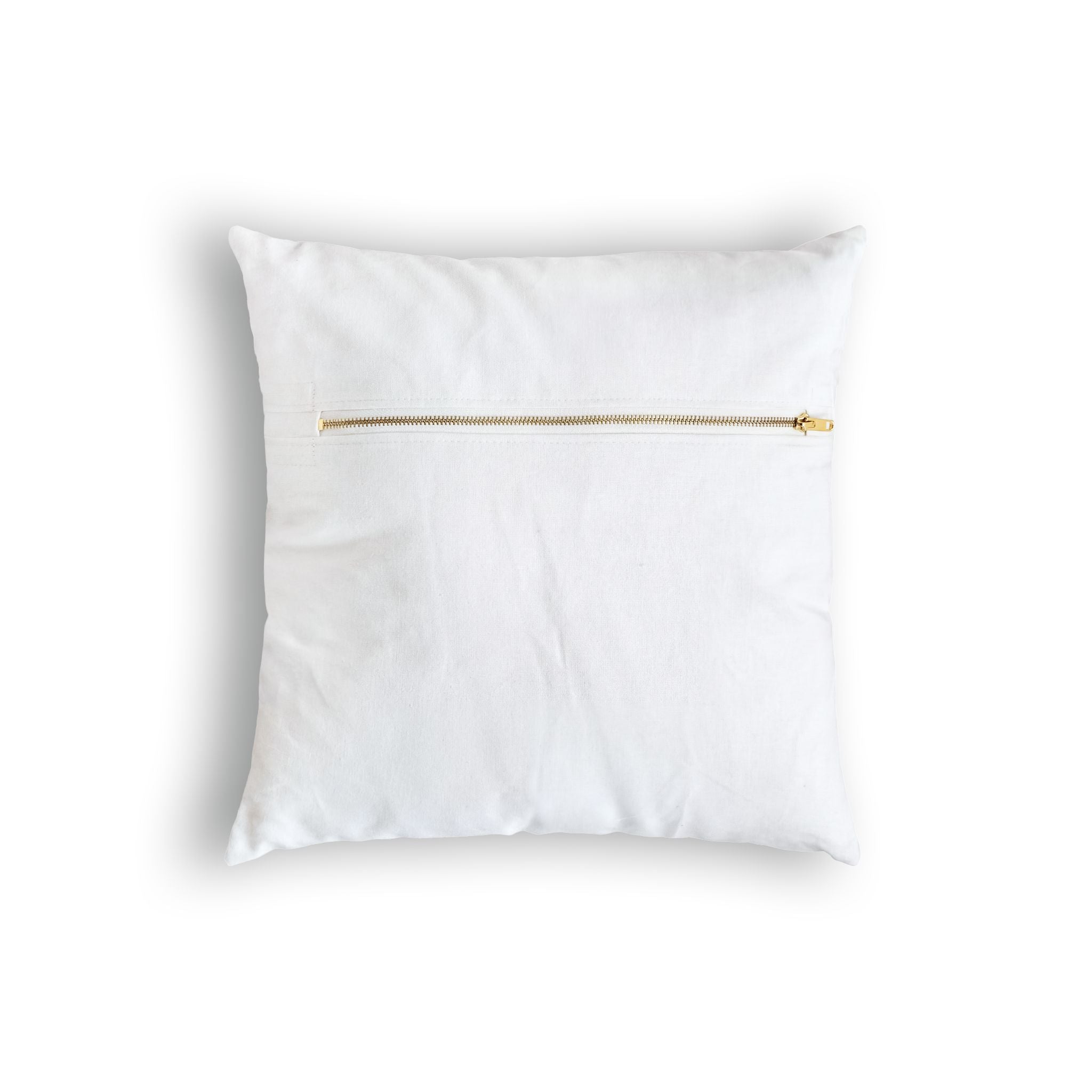 Coussin velours blanc fermeture dorée — décoration chambre adulte luxueuse, idée déco maison moderne, dco salon élégant, coussin velours design